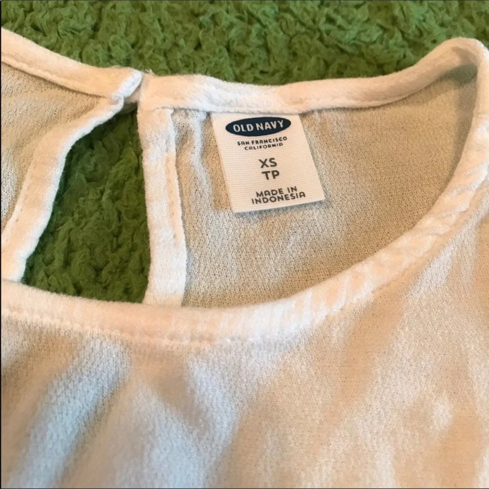 blouse - Picture 2 of 3